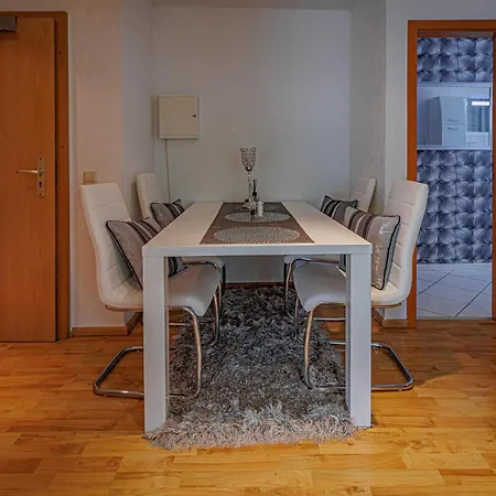 Wohnen Ueber Einem Mediterranen Restaurant,apartment 2 Oder 3 * Leipzig