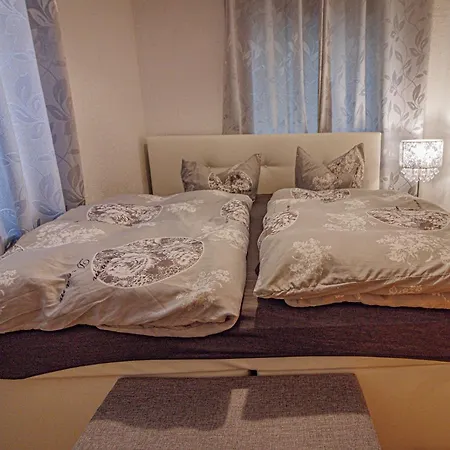 Daire Wohnen Ueber Einem Mediterranen Restaurant,apartment 2 Oder 3 Leipzig