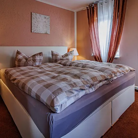 Daire Wohnen Ueber Einem Mediterranen Restaurant,apartment 2 Oder 3