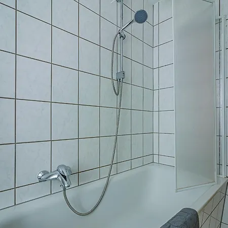 Wohnen Ueber Einem Mediterranen Restaurant,apartment 2 Oder 3 Apartment *
