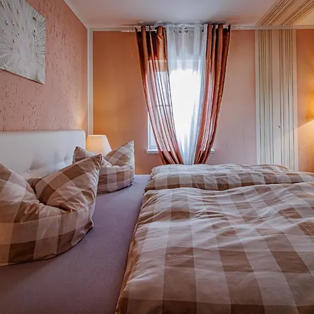 Wohnen Ueber Einem Mediterranen Restaurant,apartment 2 Oder 3 Apartmán