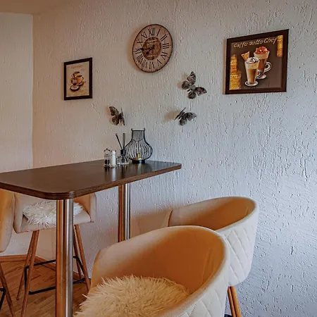 Wohnen Ueber Einem Mediterranen Restaurant,apartment 2 Oder 3 Apartment *