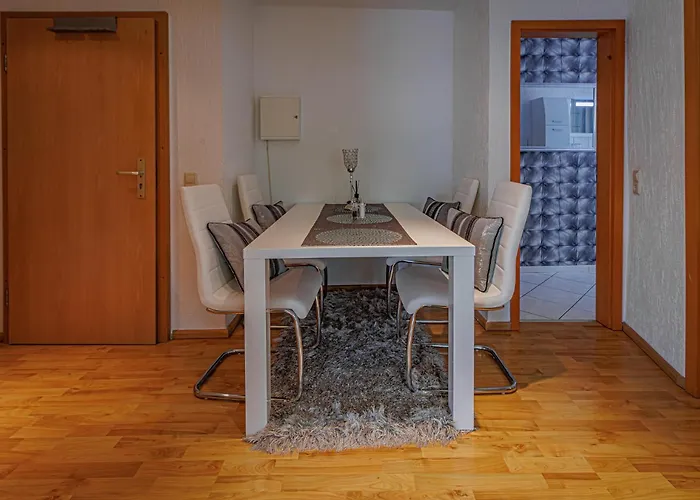 Wohnen Ueber Einem Mediterranen Restaurant,apartment 2 Oder 3 * Λειψία