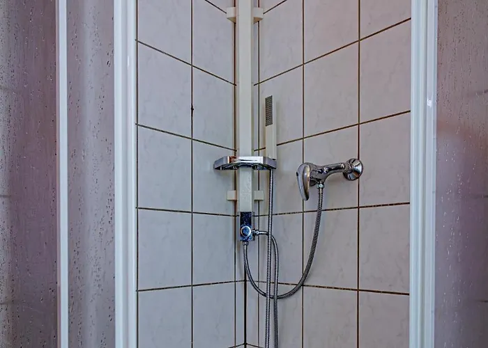 Wohnen Ueber Einem Mediterranen Restaurant,apartment 2 Oder 3 * Λειψία