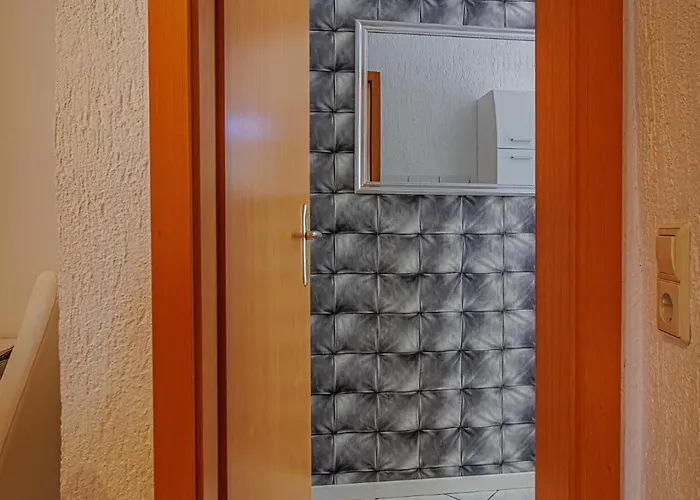 Wohnen Ueber Einem Mediterranen Restaurant,apartment 2 Oder 3 Λειψία