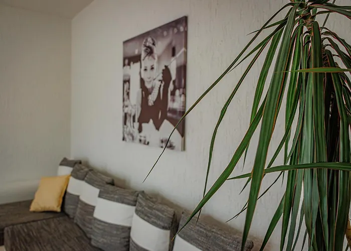 Wohnen Ueber Einem Mediterranen Restaurant,apartment 2 Oder 3 * Λειψία