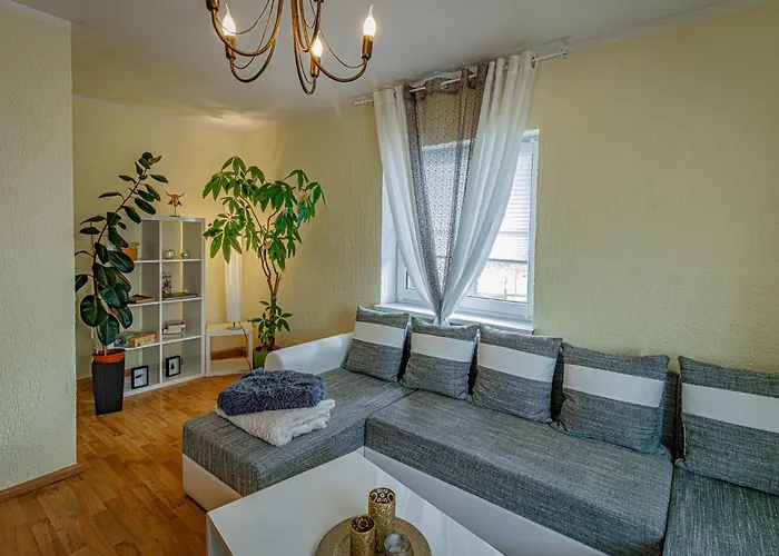 Wohnen Ueber Einem Mediterranen Restaurant,apartment 2 Oder 3 Apartmán *