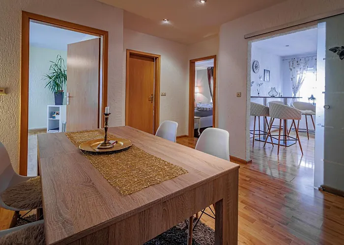 Wohnen Ueber Einem Mediterranen Restaurant,apartment 2 Oder 3 Apartmán Lipsko